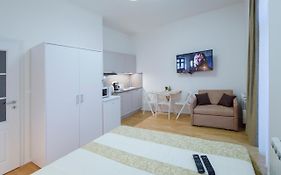 Modern Apartment Pricna 4
